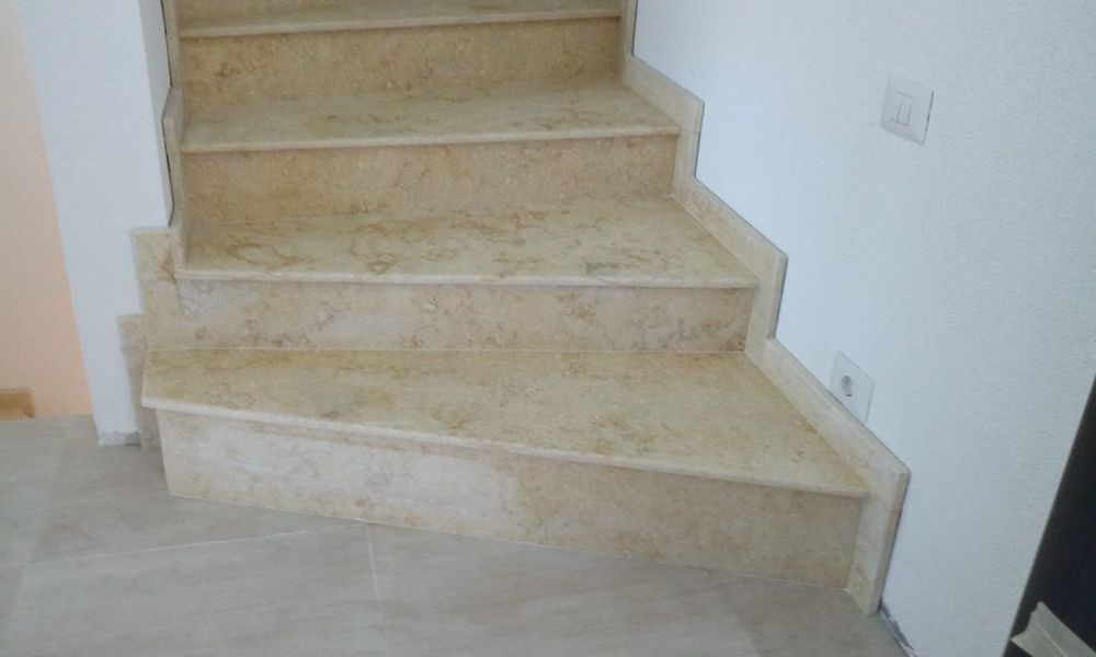 Scari (trepte si contratrepte) marmura 2 cm
