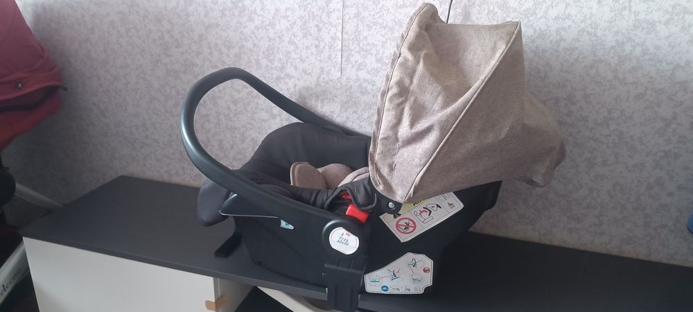 Продам автомобильное детское кресло