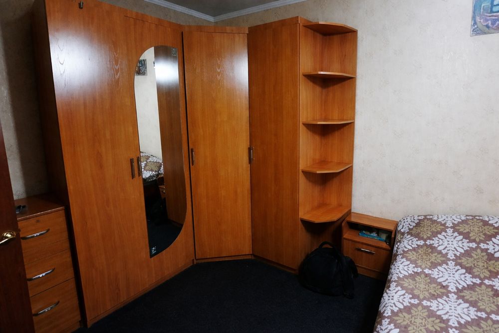 Продам спальный гарнитур