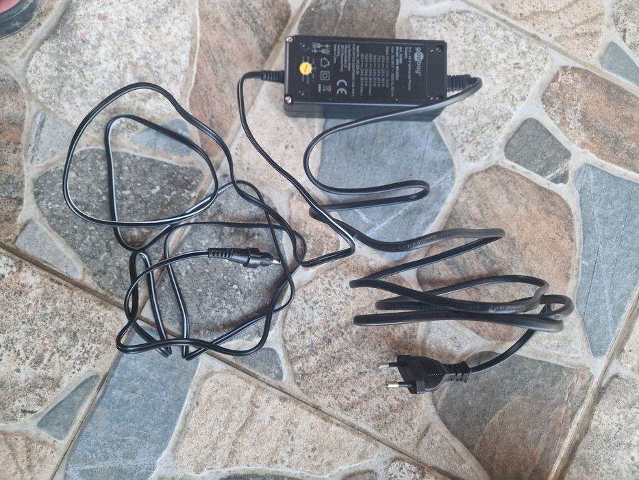 Sursa alimentare MW MG36EU, 5-15V cc