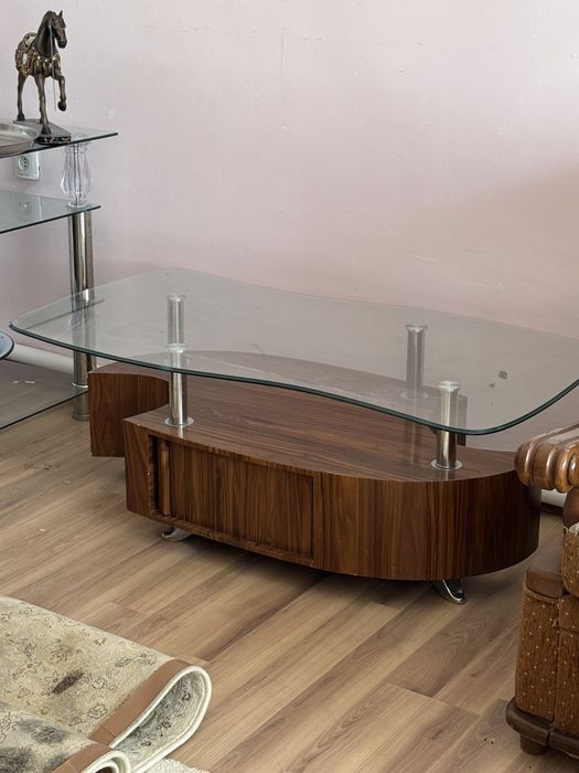 Журнальный столик продам