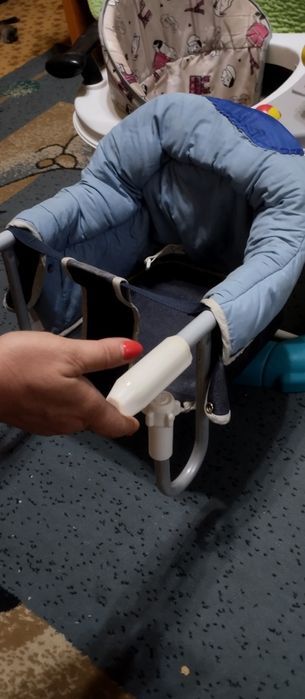 Продам стульчик детский компактный