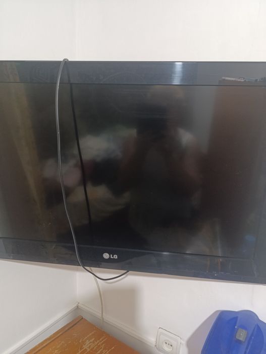 Продам телевизор LG