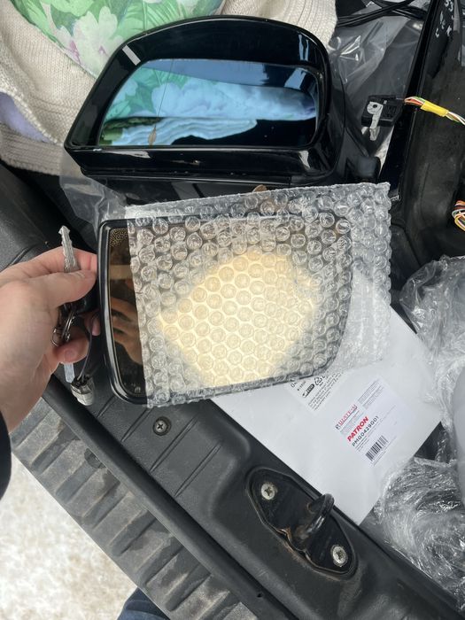 Продам зеркала боковые от BMW X5, E53