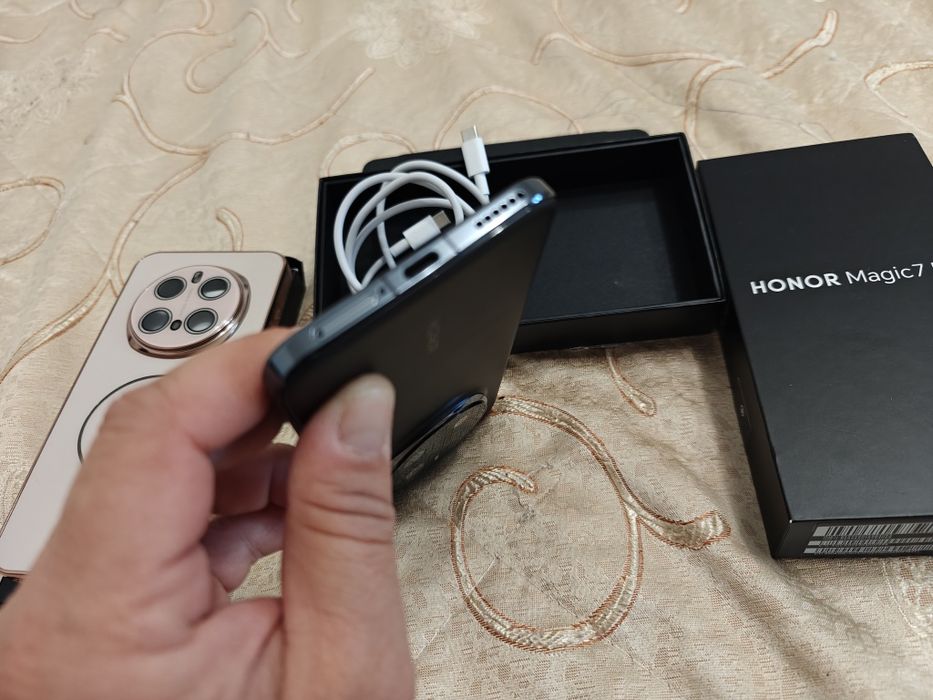 Honor magic 7 pro in garanție până în noiembrie 2027