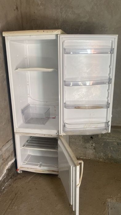 Холодильник продам срочно
