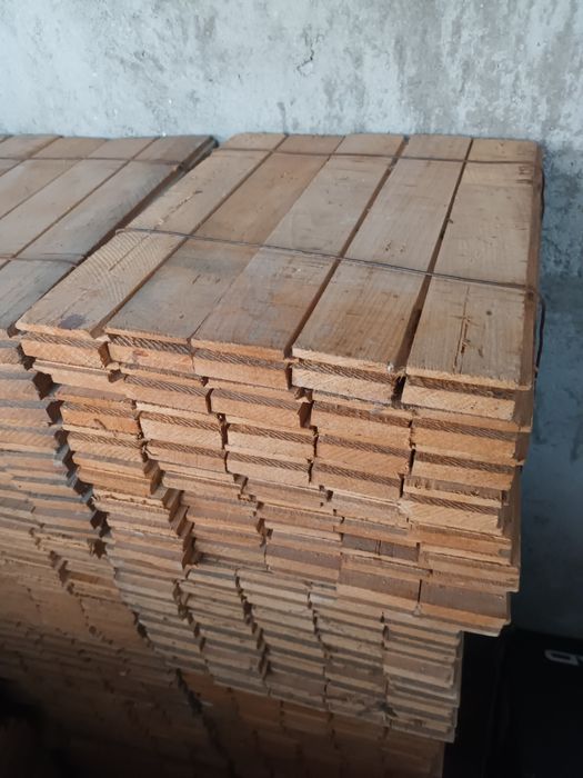 Parchet lemn masiv de esență tare .