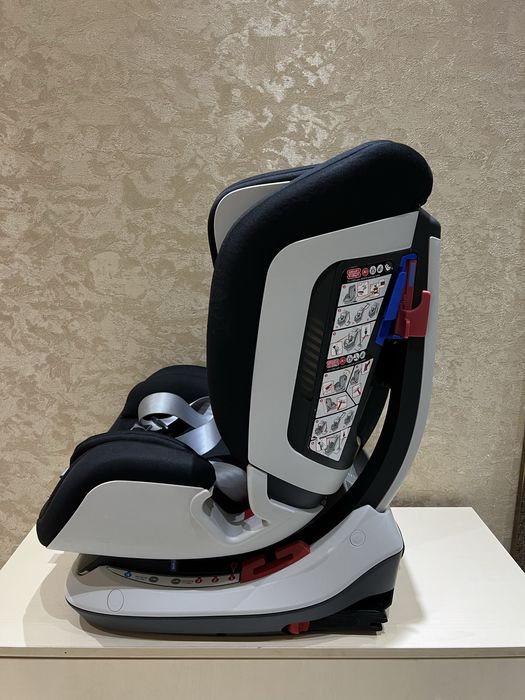 Детское автокресло Chicco