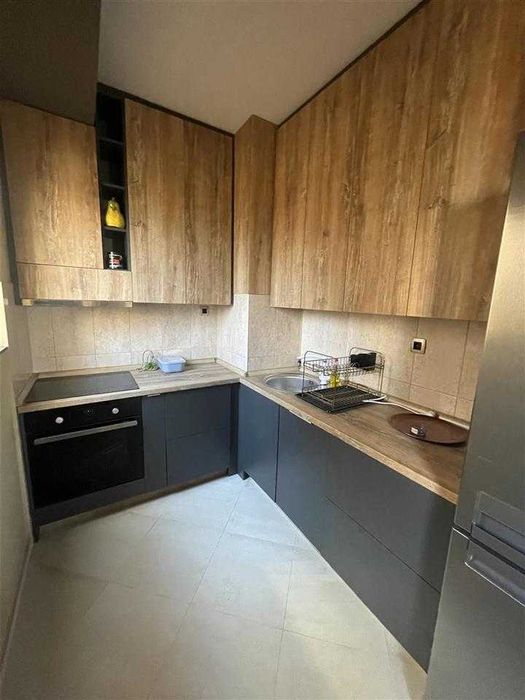 Дава се под наем Тристаен апартамент в София, Център - 90 кв.м за 714 € - Снимка #2