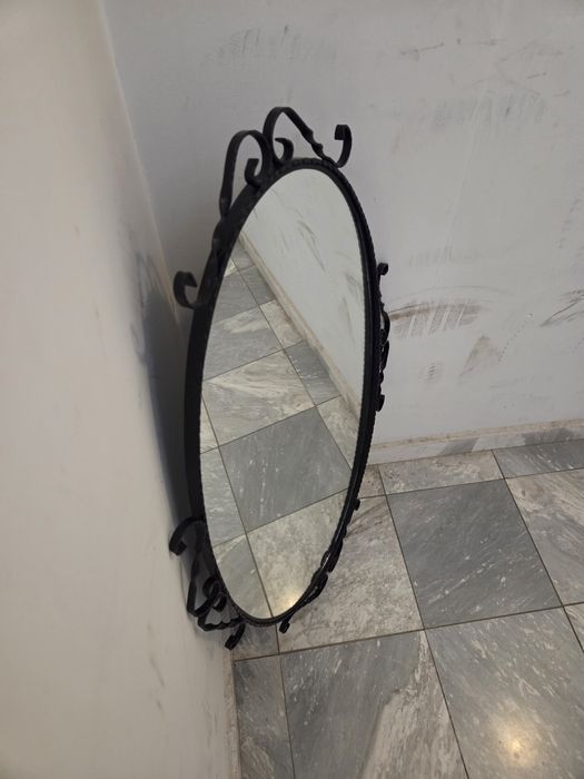 Огледало в рамка от ковано желязо