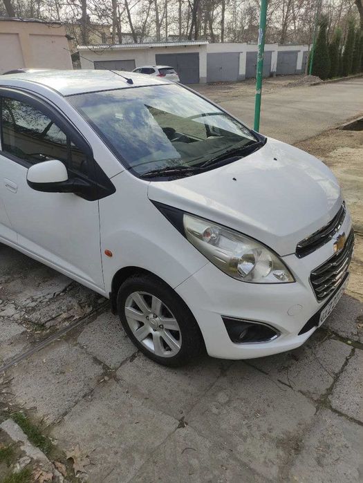 Chevrolet Spark 2011, 1.0 мотор, 3 позиция, 100 000 км
