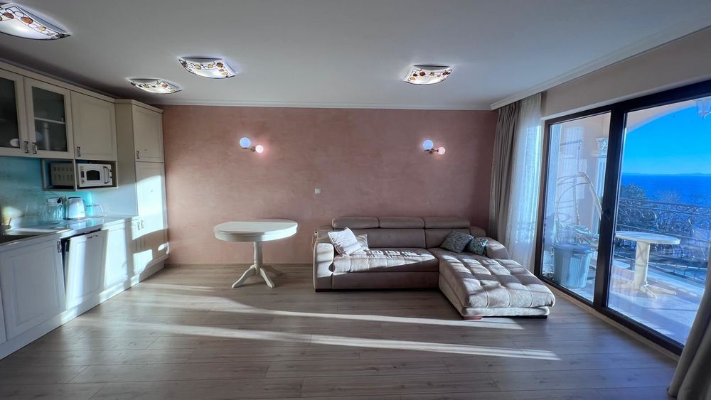 Продава се Тристаен апартамент в Несебър - 114 кв.м за 2325 €/кв.м - Снимка #1