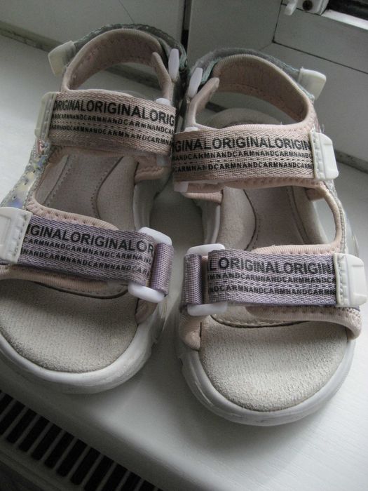 Сандалки , обувки за градина или в къщи