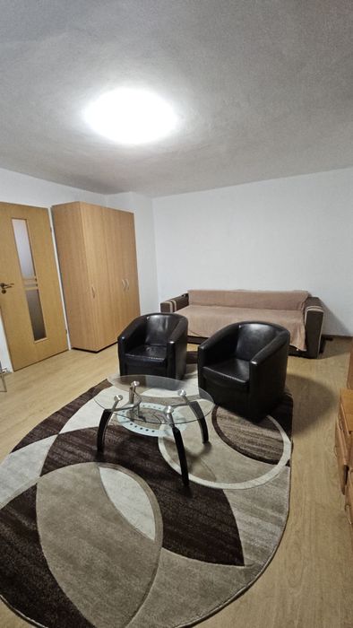 Garsoniera de inchiriat