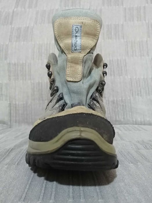 Ghete Quechua cu talpă Vibram, mărime 42