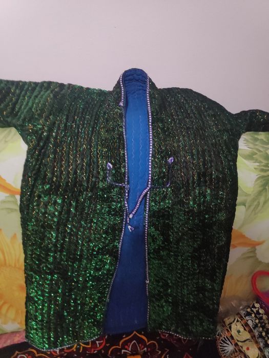 Детские чапаны, золотошвейные ( Бухара), новые.