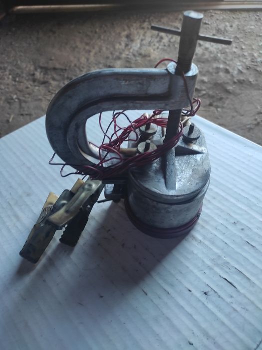 Продаю зап части и приспособления.