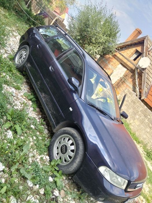 Audi A4 an 2000   1.8 benzina