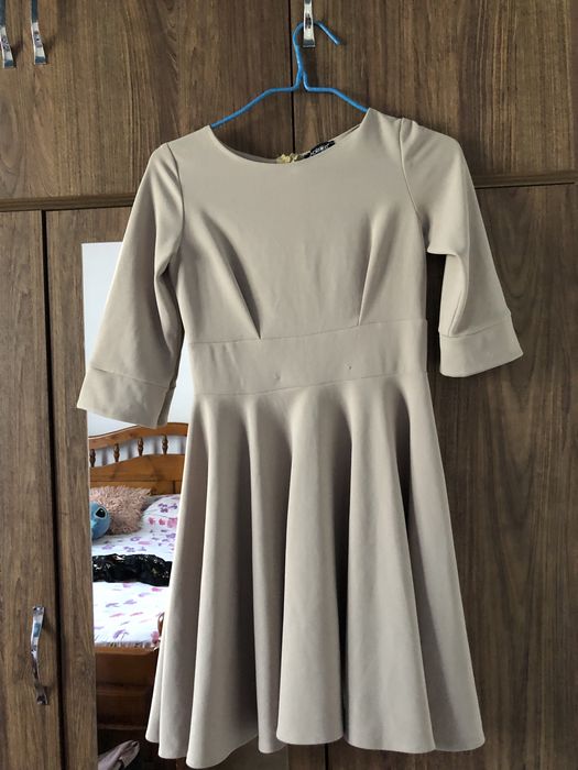 Vand rochie de toamnă