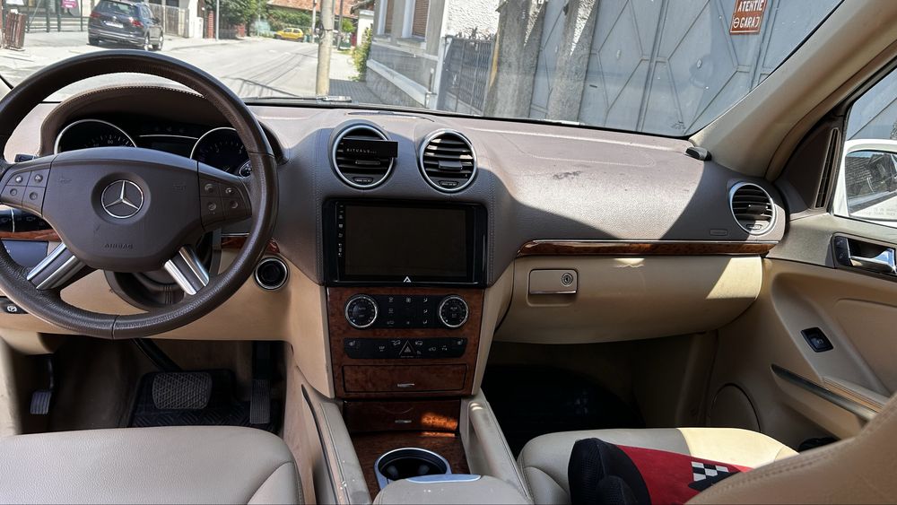 Mercedes GL 7 locuri model SUA