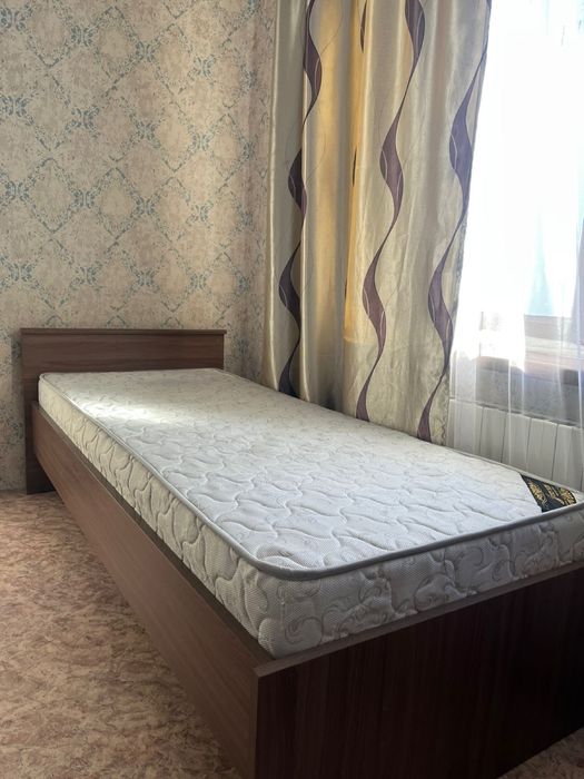 Продам кровать с матрасом