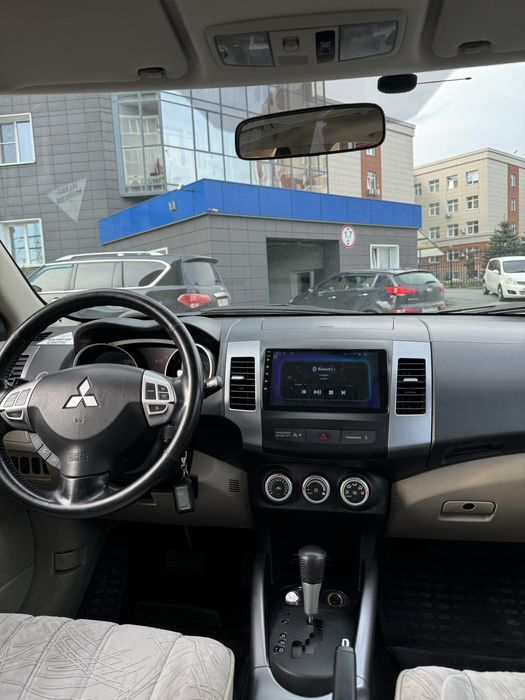 Mitsubishi Outlander XL