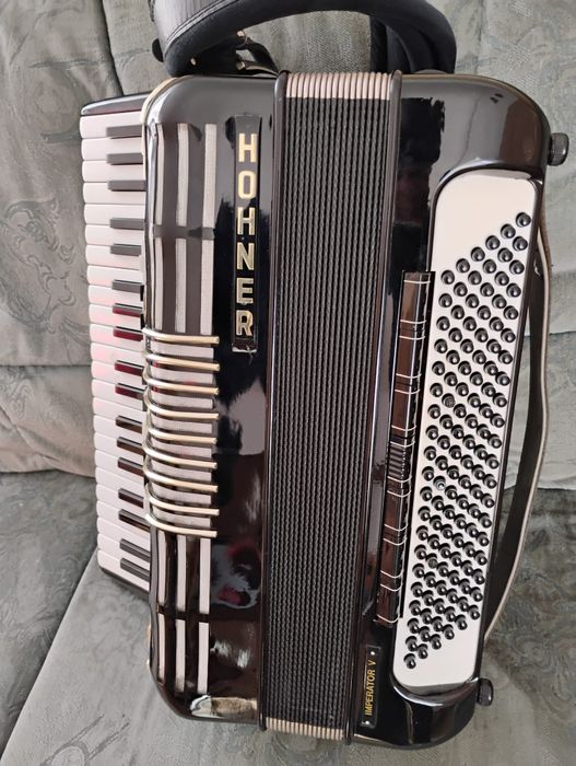 Vând Acordeon Hohner