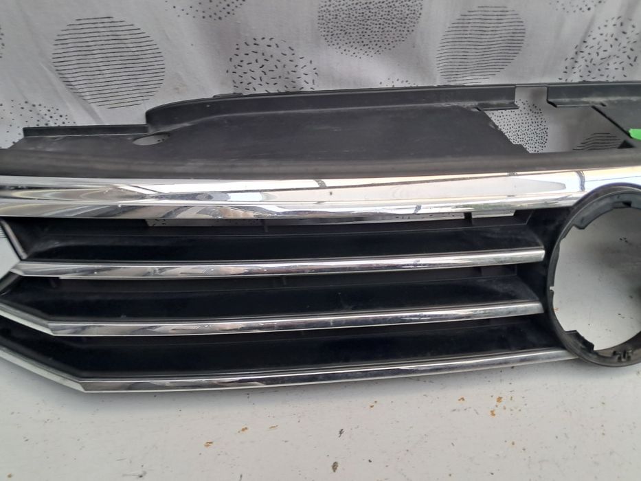 Грил решетка Vw Passat B8