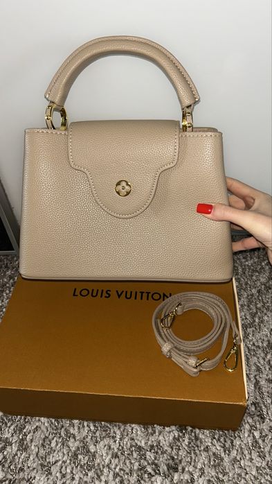 Geanta Louis Vuitton Capucines piele naturala pe stoc