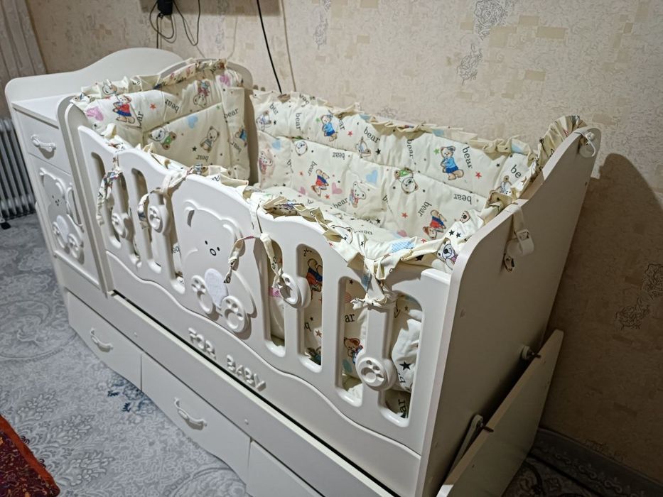 Detski karavat sotiladi.yengi umuman tutilmagan