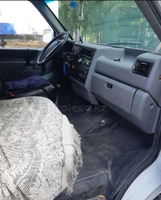 Продам фольксваген транспортер т4  95 г