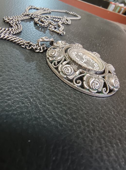 Красиво Сребърно Дамско Дизайнерско Колие  Часовник