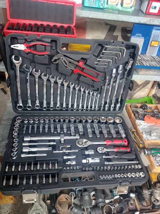 Kluch nabor instrumentlar bor