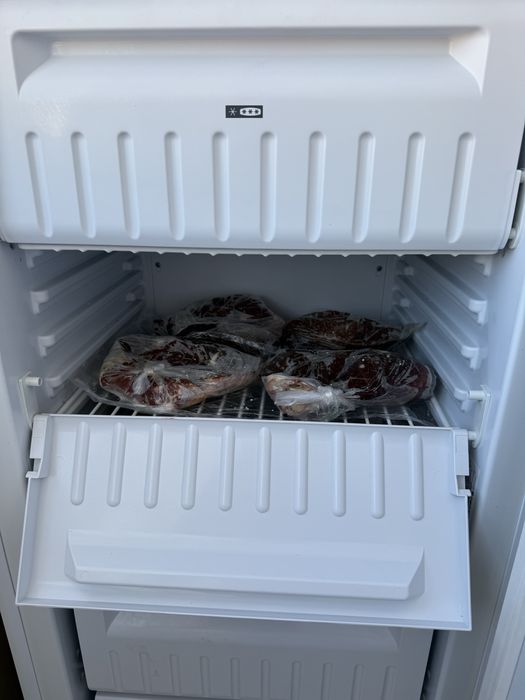 Продам морозильник Indesit