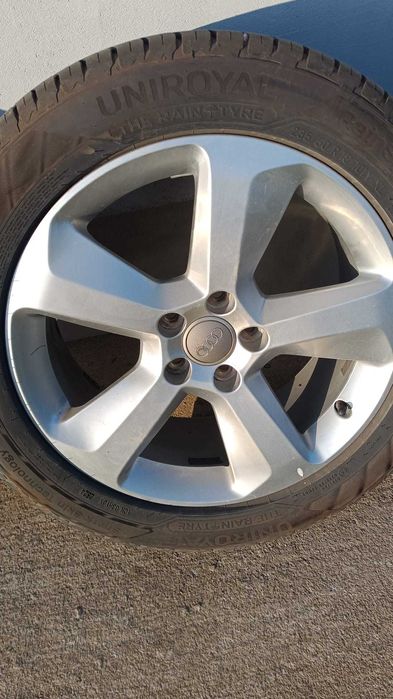 Vand 4 genti cu cauciuguri de vara