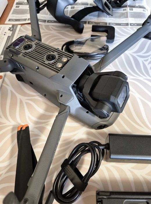 DJI Mavic 3 Classic тяло с батерия