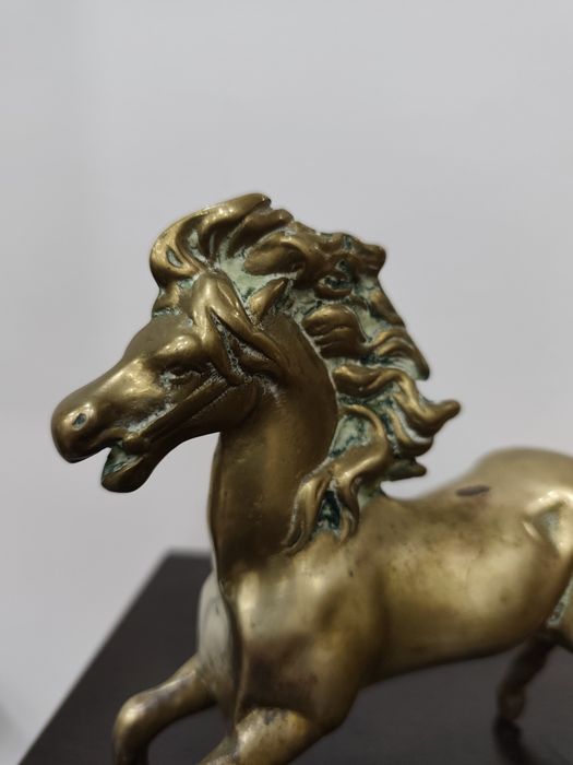 Винтидж месингова статуетка кон – масивен месинг