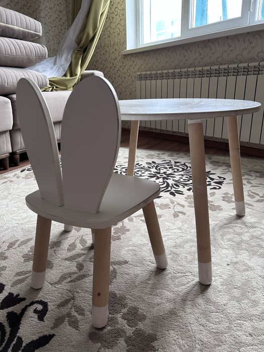 Детский стол и стул