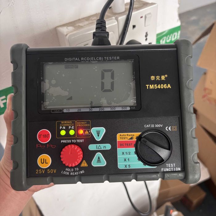 Тестер автоматических выключателей TM5406A