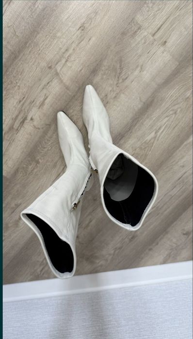 Белые ботфорты, длинные белые сапоги от Massimo dutti