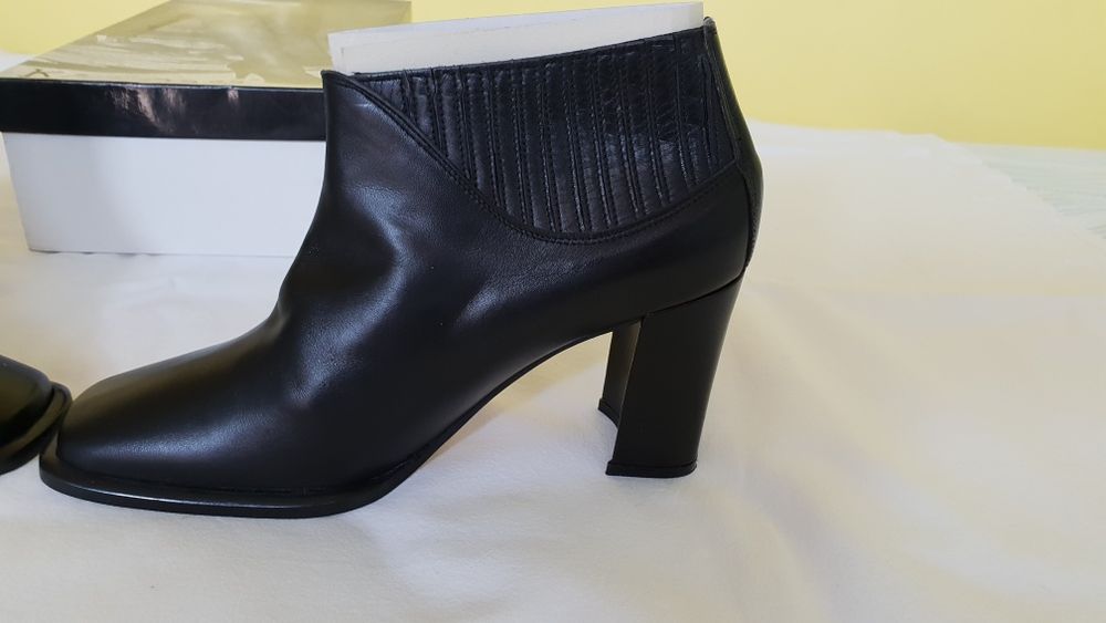 Продавам кожени боти с квадратен връх ,нови Испания