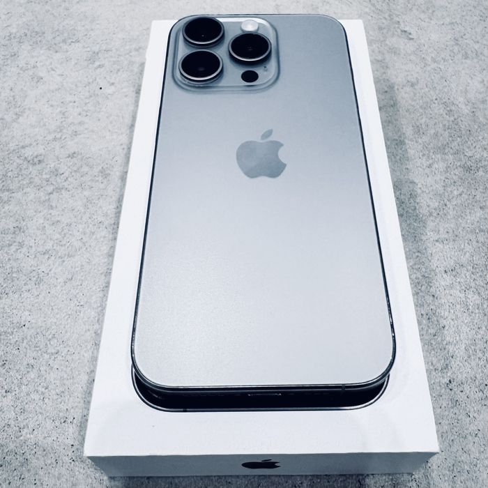 Продам Iphone 15 pro