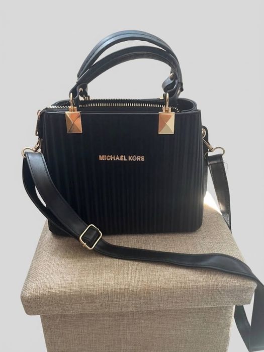 Черна чанта - Michael Kors