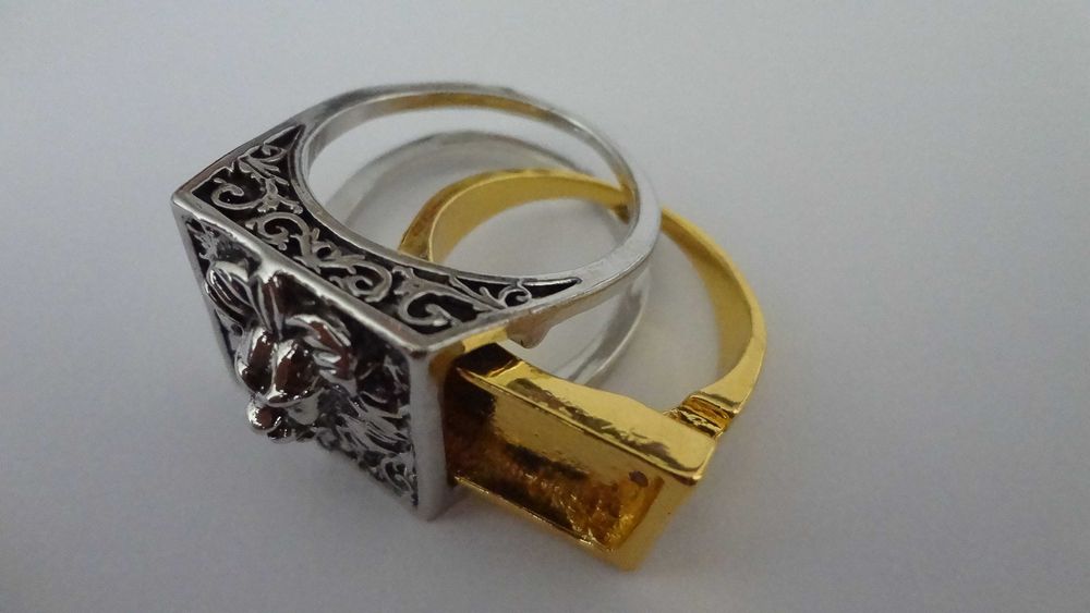 Ефектен винтидж пръстен с тайно отделение