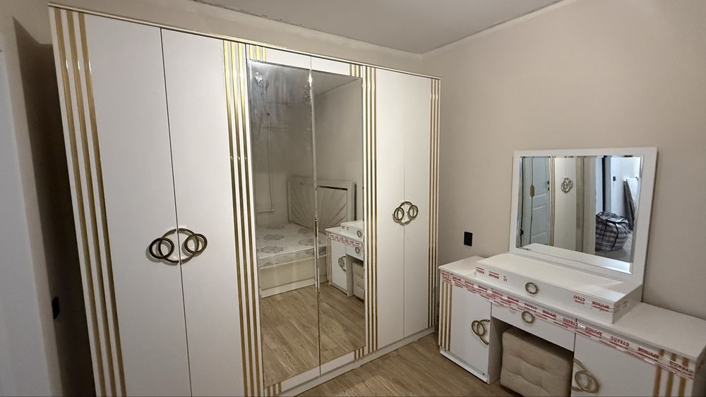 Продам спальный гарнитур сост 9/10