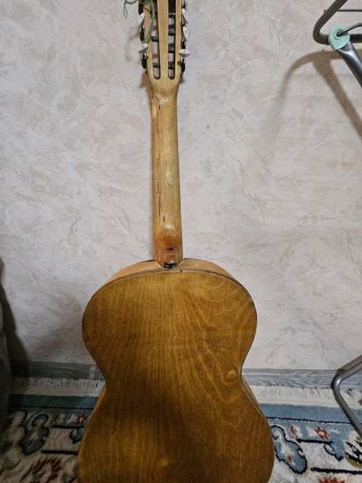 Продам гитару из Москвы