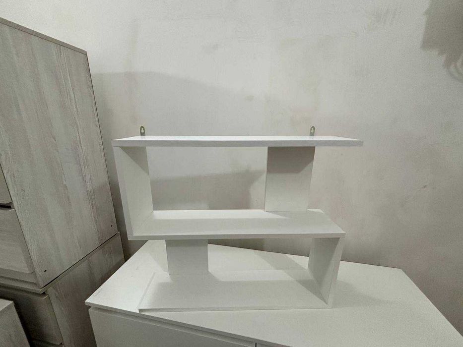 Настенные полки для интерьера комнаты . Есть в наличии