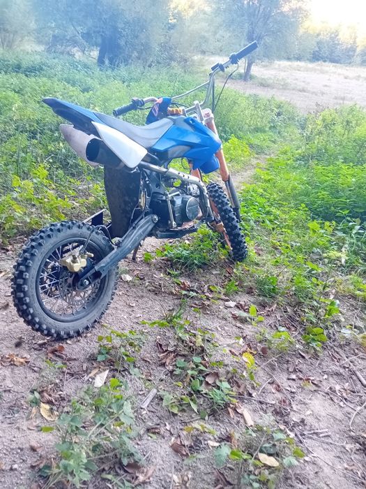 Продавам кросов мотор