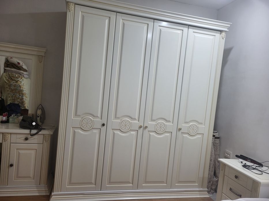 Спальный гарнитура сатылады