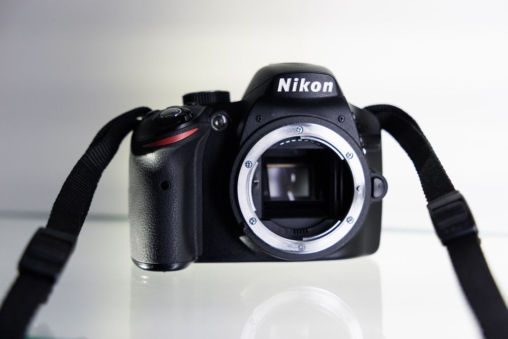 Nikon D3200 + obiectiv 18-55mm f3.5-5.6